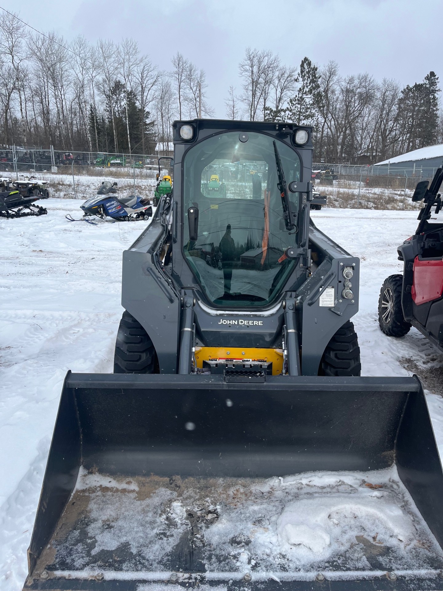 2025 John Deere 320G - Photo 2